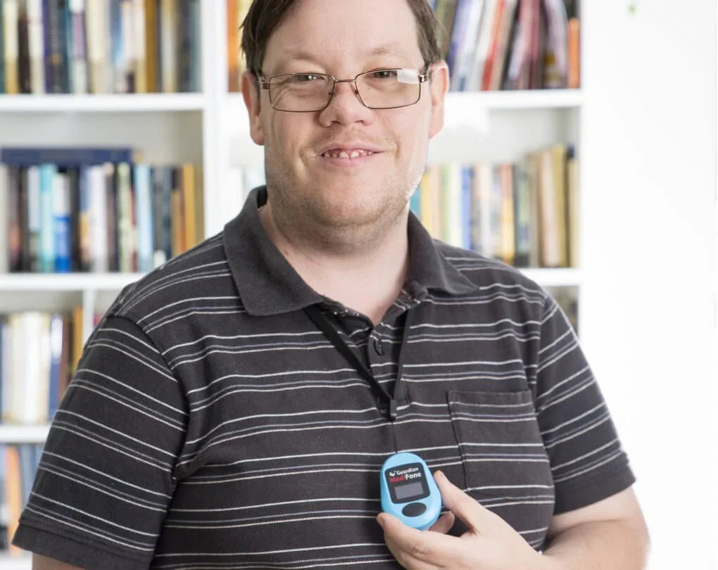 MediFone Personal Alarm Pendant With Fall Detection (4G VoLTE) - MediFoneFM - 4MOBILITY WA