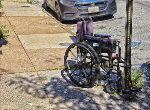 Understanding the Differences Between a Walking Frame and a Seat Walker