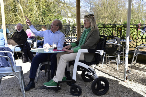 Choosing Between a Walking Frame and a Seat Walker: What Works for You